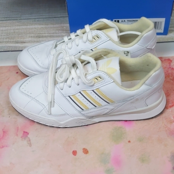 ADIDAS Originals A.R. Trainer Shoes 6 White Gold - Picture 3 of 5
